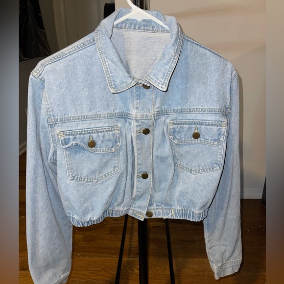 Light Cropped Jean Jacket Size M - Picture 1 of 3
